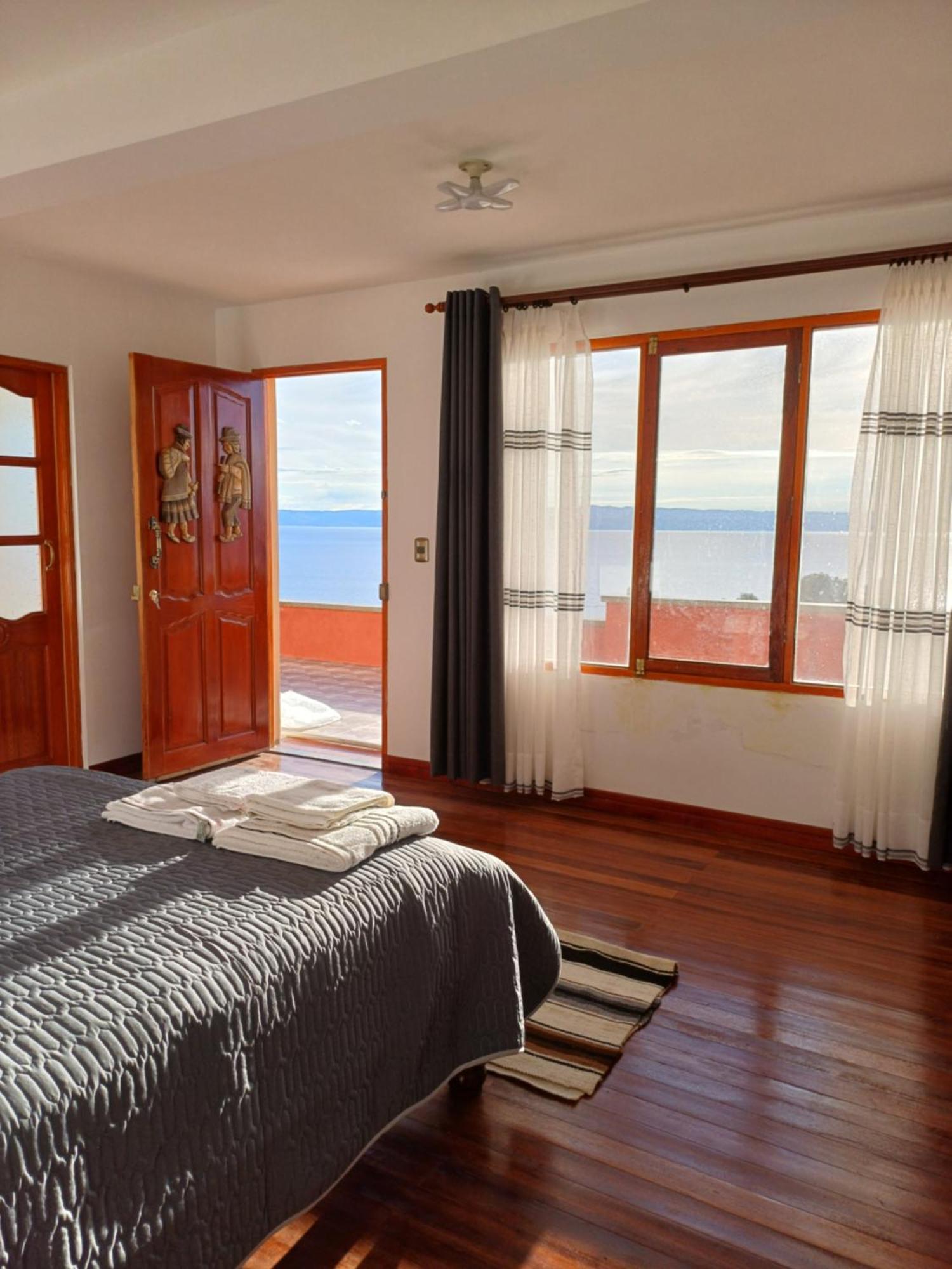 Hostal Tawri Isla del Sol Екстериор снимка