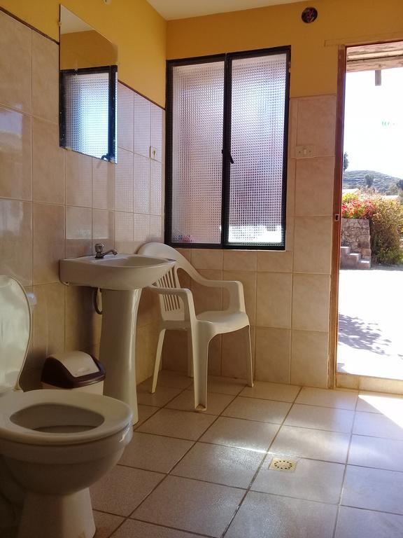Hostal Tawri Isla del Sol Екстериор снимка