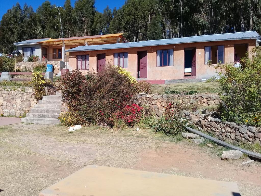 Hostal Tawri Isla del Sol Екстериор снимка