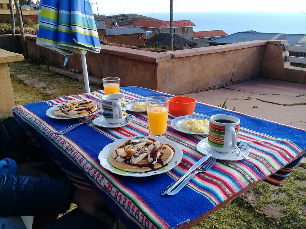 Hostal Tawri Isla del Sol Екстериор снимка