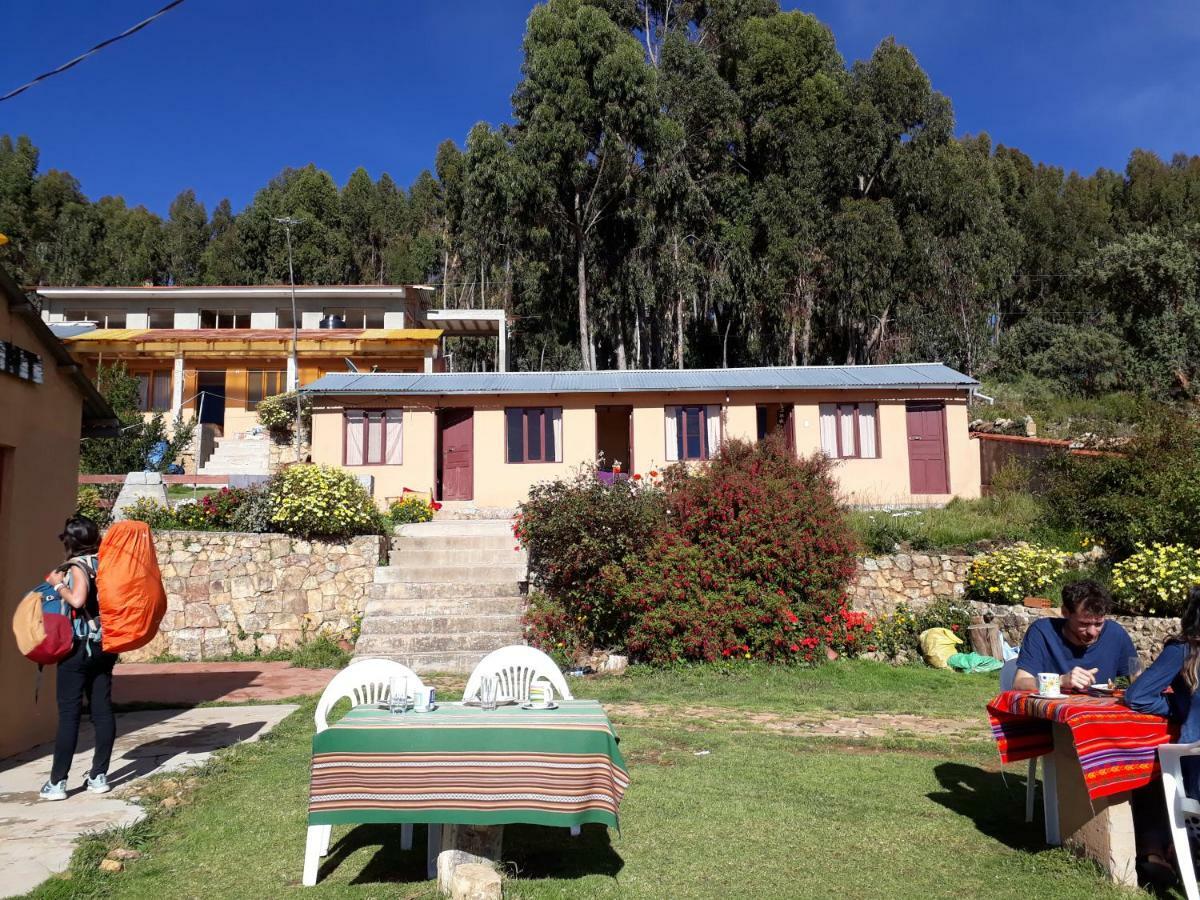 Hostal Tawri Isla del Sol Екстериор снимка